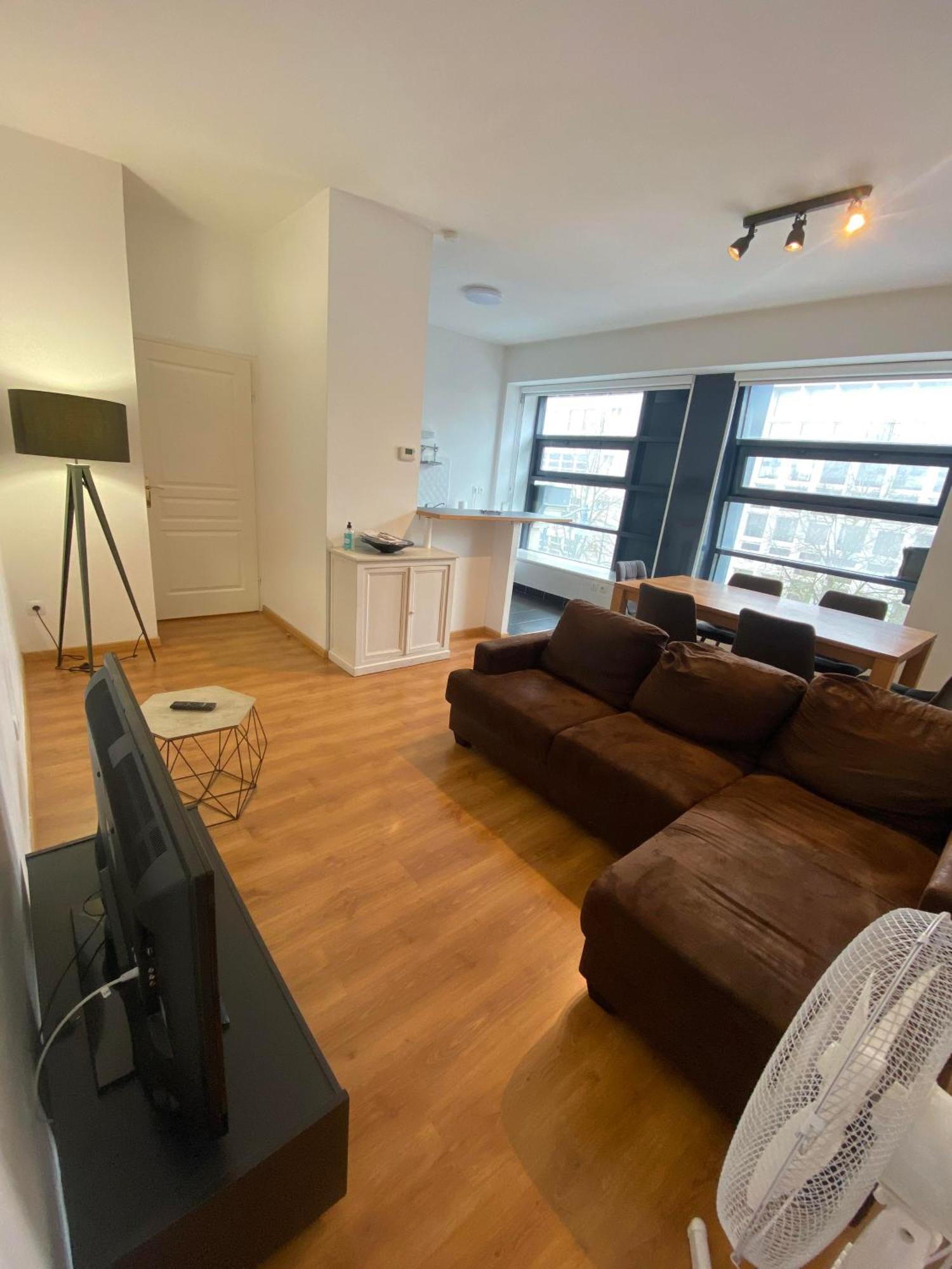Le Carnot Appartement Avec 2 Chambres Separes Et Parking Privatif Et Securise Arras Exterior photo