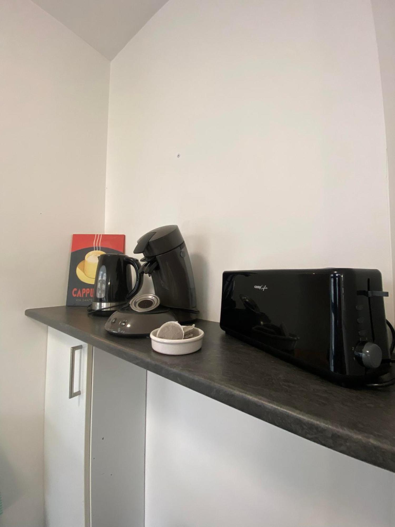 Le Carnot Appartement Avec 2 Chambres Separes Et Parking Privatif Et Securise Arras Exterior photo